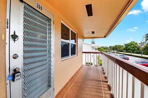 209 Somerset K West Palm Beach FL 33417
