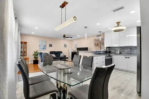 209 Somerset K West Palm Beach FL 33417