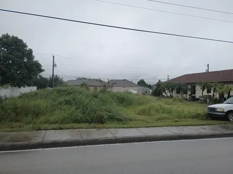 2743 SW Rosser Boulevard Port Saint Lucie FL 34953
