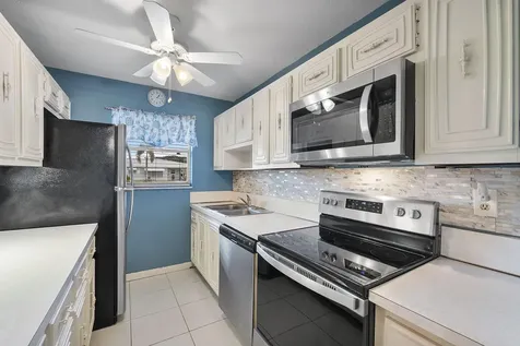 212 High Point Terrace Delray Beach FL 33445