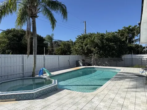 1014 W Drew Street Lantana FL 33462