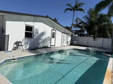 1014 W Drew Street Lantana FL 33462