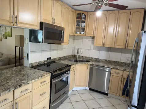 1014 W Drew Street Lantana FL 33462