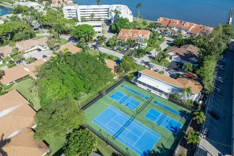 88 N Lakeshore Drive Hypoluxo FL 33462