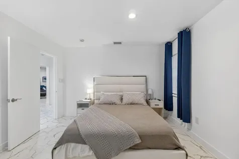 698 Ne 36th Street Oakland Park FL 33334