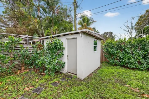 698 Ne 36th Street Oakland Park FL 33334