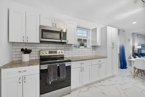 698 Ne 36th Street Oakland Park FL 33334