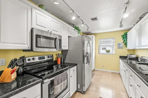 1009 SW 3rd Avenue Boynton Beach FL 33426