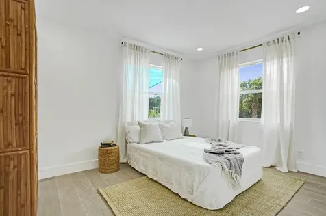126 Sw 7th Avenue Delray Beach FL 33444