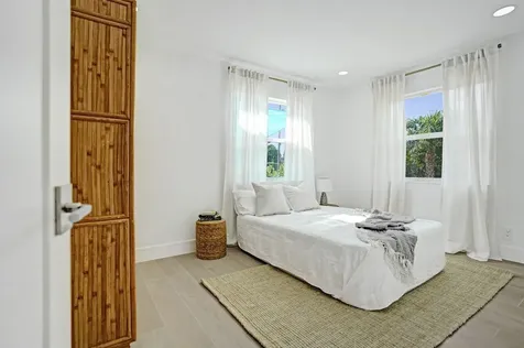 126 Sw 7th Avenue Delray Beach FL 33444