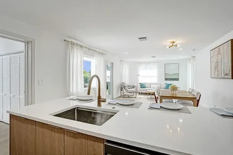 126 Sw 7th Avenue Delray Beach FL 33444