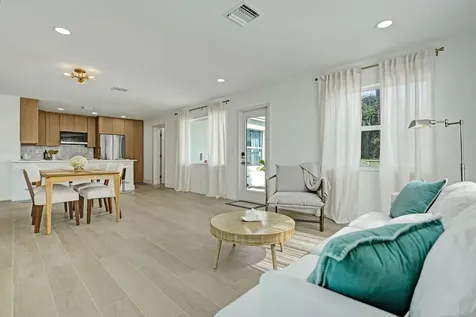 126 Sw 7th Avenue Delray Beach FL 33444