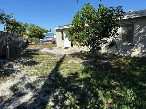 1101 14th Court Lake Worth Beach FL 33460