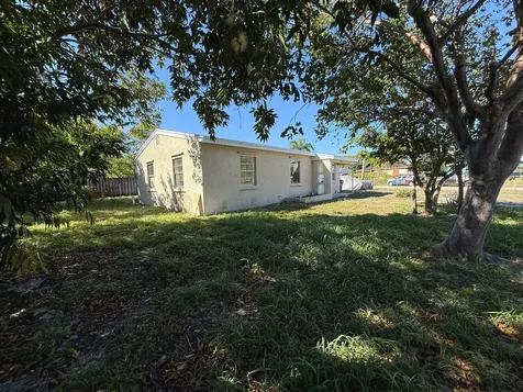 1101 14th Court Lake Worth Beach FL 33460