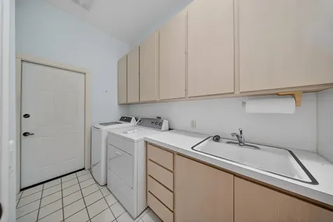 111 Nw Bentley Circle Port Saint Lucie FL 34986