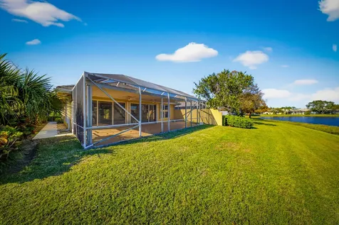111 Nw Bentley Circle Port Saint Lucie FL 34986