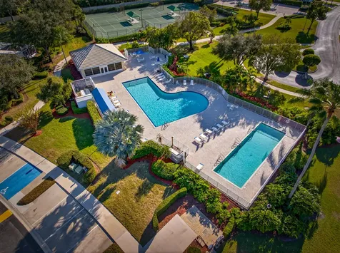 111 Nw Bentley Circle Port Saint Lucie FL 34986