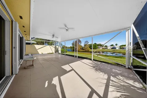 111 Nw Bentley Circle Port Saint Lucie FL 34986