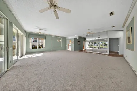 111 Nw Bentley Circle Port Saint Lucie FL 34986