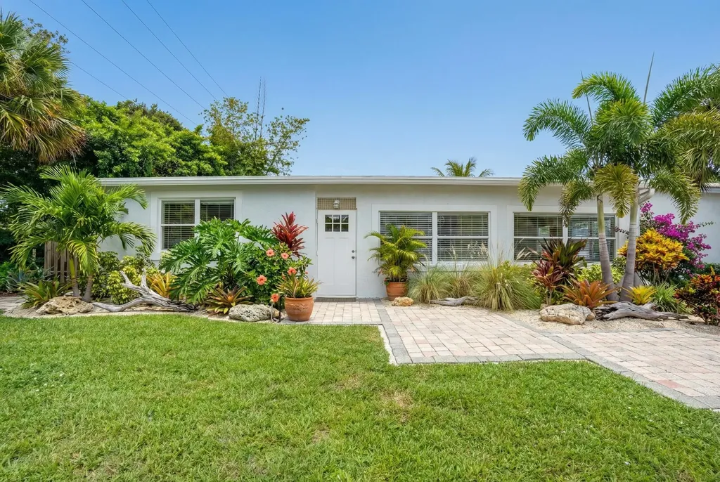 1205 S Lake Drive Lantana FL 33462