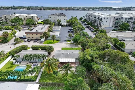 1205 S Lake Drive Lantana FL 33462