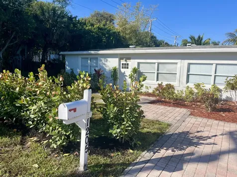1205 S Lake Drive Lantana FL 33462