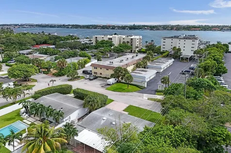 1205 S Lake Drive Lantana FL 33462