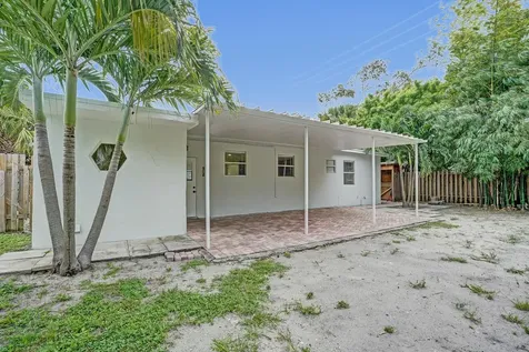 1205 S Lake Drive Lantana FL 33462