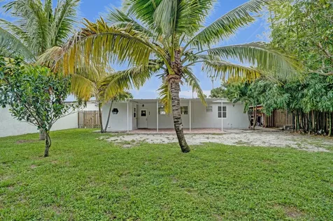 1205 S Lake Drive Lantana FL 33462