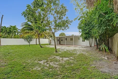 1205 S Lake Drive Lantana FL 33462