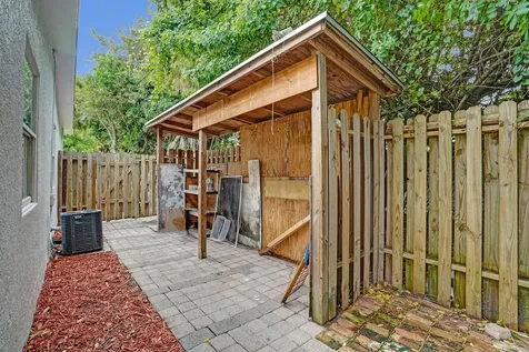 1205 S Lake Drive Lantana FL 33462