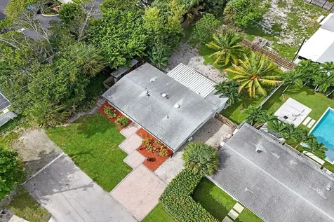 1205 S Lake Drive Lantana FL 33462