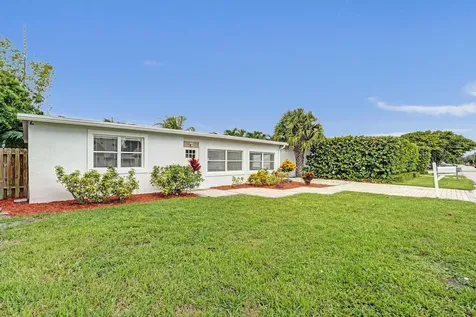 1205 S Lake Drive Lantana FL 33462