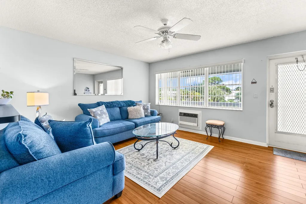309 Sheffield M West Palm Beach FL 33417