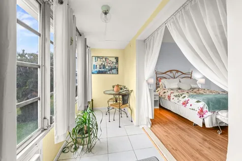309 Sheffield M West Palm Beach FL 33417