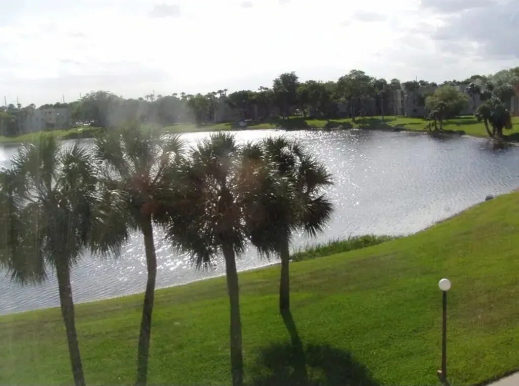 5130 Las Verdes Circle Delray Beach FL 33484