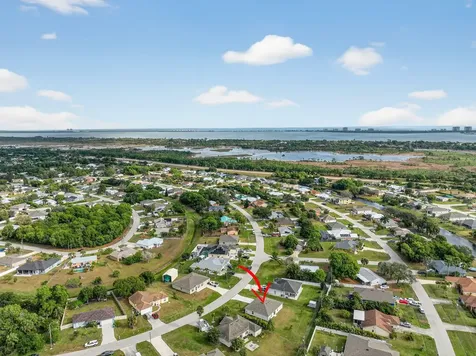 2121 SE Mandrake Circle Port Saint Lucie FL 34952