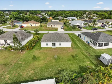 2121 SE Mandrake Circle Port Saint Lucie FL 34952