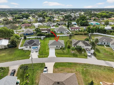 2121 SE Mandrake Circle Port Saint Lucie FL 34952