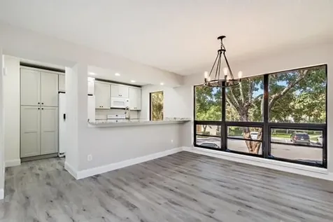 307 Brackenwood Circle Palm Beach Gardens FL 33418