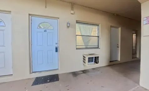 2621 Grant Street Hollywood FL 33020