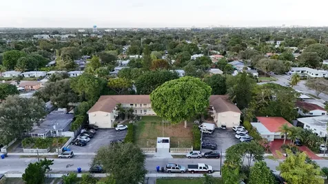 2621 Grant Street Hollywood FL 33020