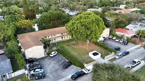 2621 Grant Street Hollywood FL 33020