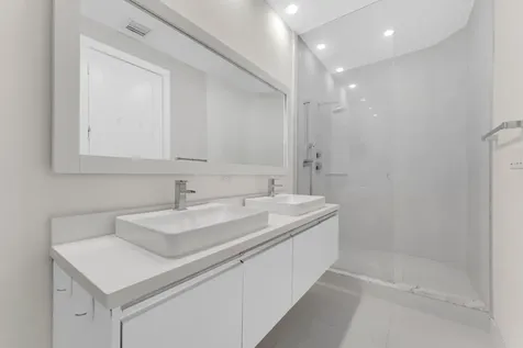 10220 NW 63rd Terrace Doral FL 33178