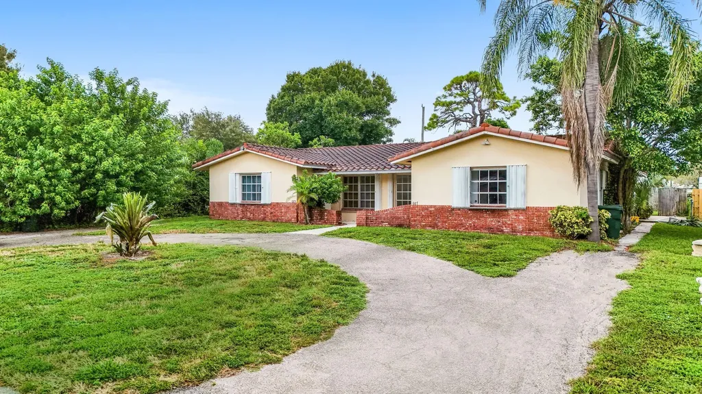 685 Ipswich Street Boca Raton FL 33487