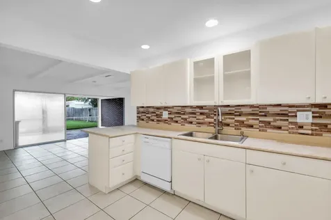 685 Ipswich Street Boca Raton FL 33487