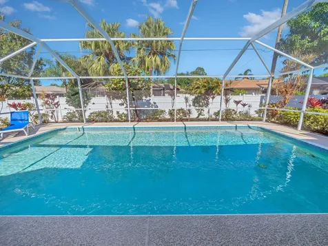 1149 Se Cambridge Drive Port Saint Lucie FL 34952