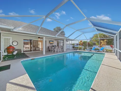 1149 Se Cambridge Drive Port Saint Lucie FL 34952
