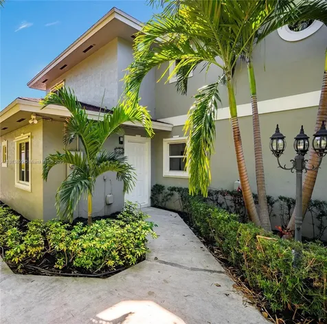 1323 Ne 5th Avenue Fort Lauderdale FL 33304