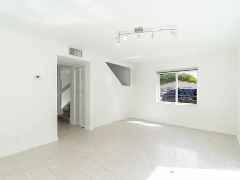 1323 Ne 5th Avenue Fort Lauderdale FL 33304